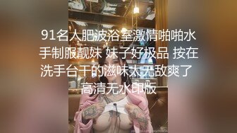 性感尤物！网红美女！给大家秀一波，扭腰摆臀对着镜头，多毛骚逼掰穴，翘起屁股极度诱惑