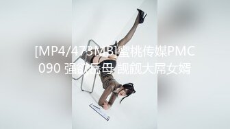 近距离沉浸式观看抽插02年女友骚逼，忍不住自摸