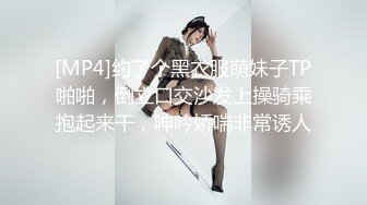 长发新人妹子露脸道具自慰，表情极其享受刺激阴蒂带来的快感