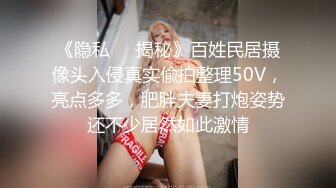 李老湿勾搭按摩店小妹，不正规的按摩为了大哥的鸡巴，衣服都没脱就干上了，小哥持久力很强小骚逼给撸射