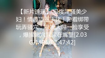 商场女厕全景偷拍白色长裙美女的极品美鲍鱼