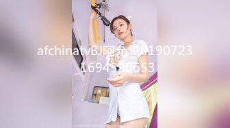 [MP4/383MB]2023-8-6【酒店偷拍】约背带裤情人开房，不错视角拍摄，推到扒掉衣服，扛起双腿操