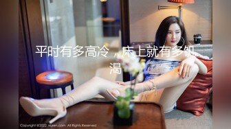 大奶人妻黑丝诱惑，如狼似虎的年纪镜头前勾搭饥渴的狼友